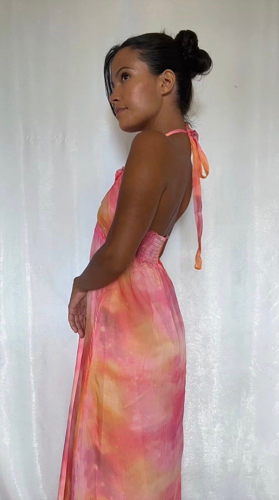 Robe longue fluide rose-orangée - Sunset Divine